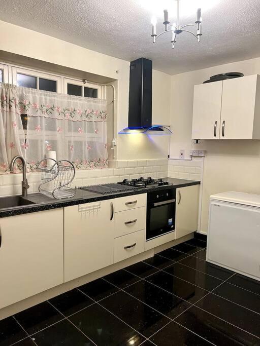 2 Bedroom Flat In Vauxhall, London Exteriör bild